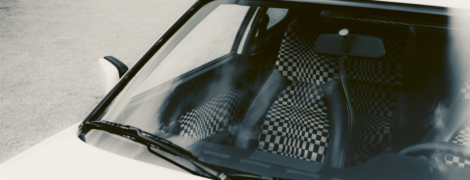 Geweven uit dromen: Porsche brengt historische stoffen terug. 