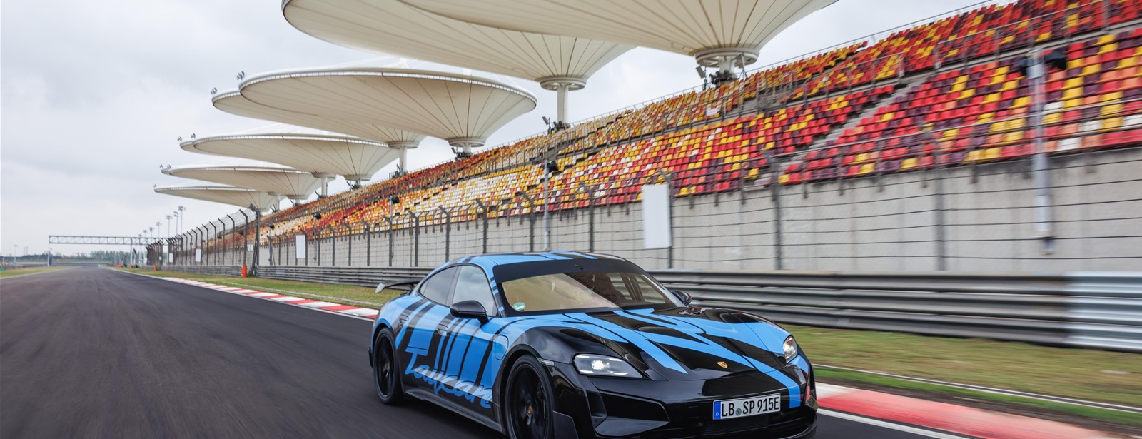 Uithoudingsvermogen en performance: de Porsche Taycan Turbo GT verlegt grenzen op het circuit