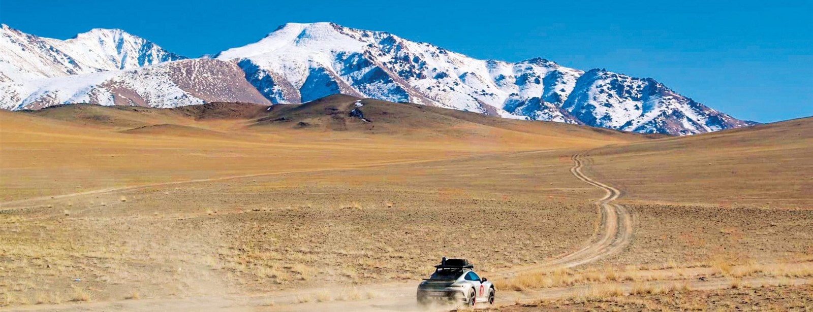 Dagboek uit de woestijn: 33.000 kilometer in een Porsche 911 Dakar.
