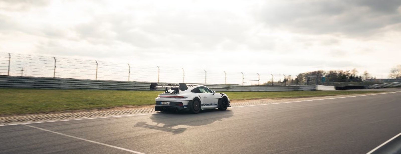 Porsche 911 GT3 RS met Manthey Kit zet nieuwe standaard op de Nurburgring-Nordschleife. 