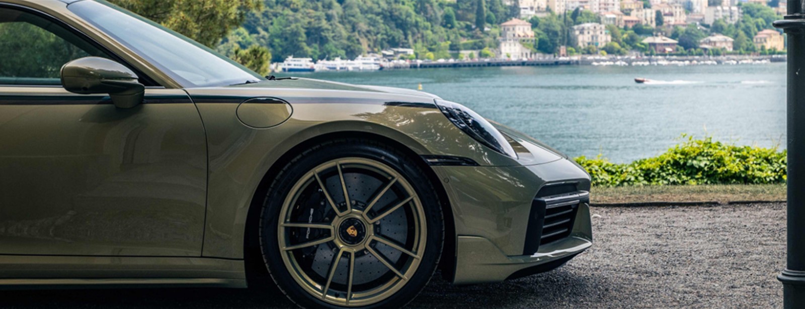 Uniek Porsche Sonderwunsch model met een bijzondere exterieurkleur.