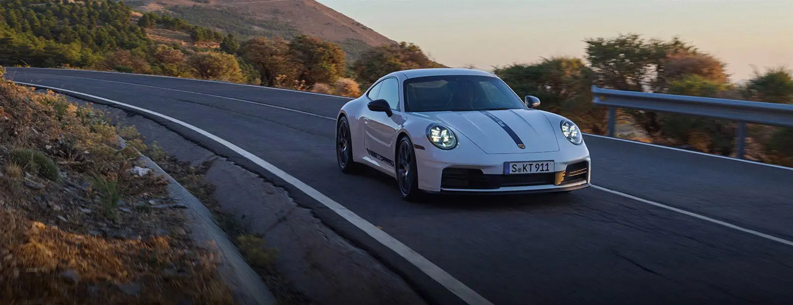 Licht, dynamisch en handgeschakeld. - De nieuwe Porsche 911 Carrera T.