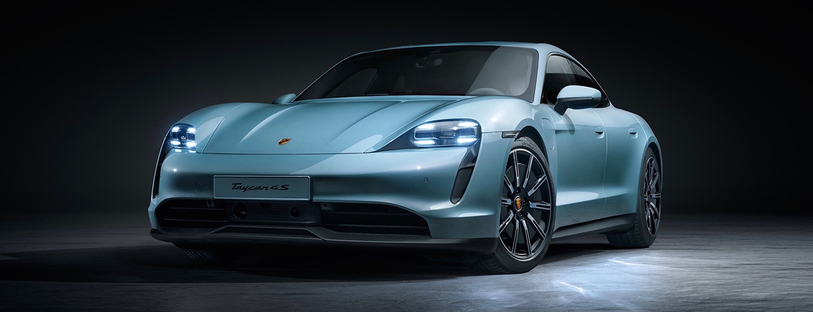 Porsche breidt elektrische range uit met Taycan 4S.